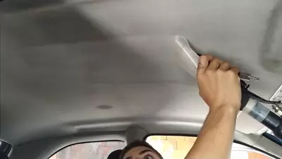 Limpeza de teto de carro